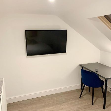 Large 3 Bedroom Modern Apartment Close To Central London فينتشلي المظهر الخارجي الصورة