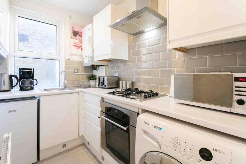 Large 3 Bedroom Modern Apartment Close To Central London فينتشلي المظهر الخارجي الصورة