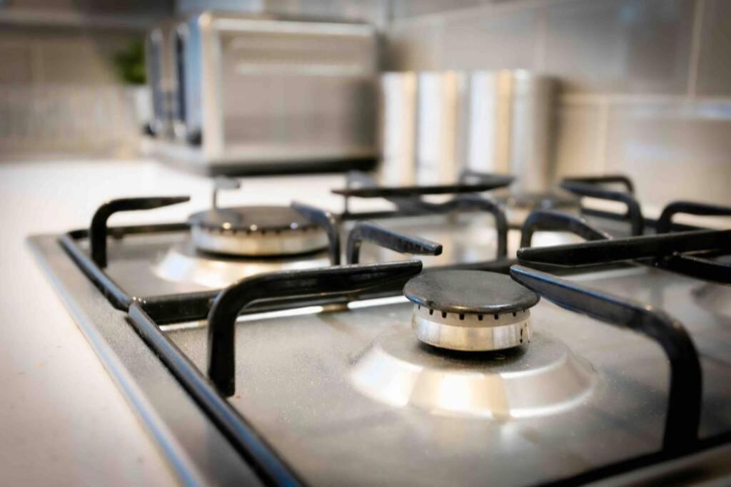 Large 3 Bedroom Modern Apartment Close To Central London فينتشلي المظهر الخارجي الصورة