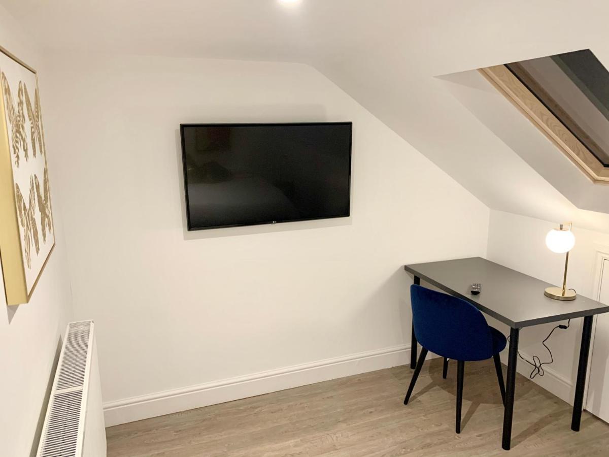 Large 3 Bedroom Modern Apartment Close To Central London فينتشلي المظهر الخارجي الصورة
