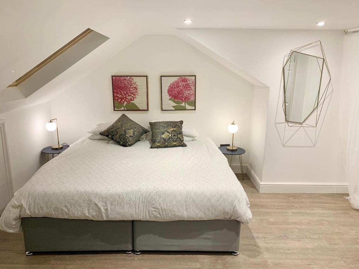 Large 3 Bedroom Modern Apartment Close To Central London فينتشلي المظهر الخارجي الصورة